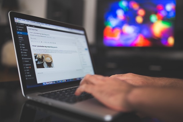 How to Start a Blog: Choose Where to Host Your Blog