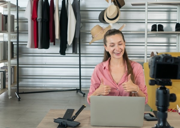 What Are Paid Sponsored Blog Posts?